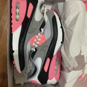 Men’s Nike Shoe size 10 Wmns size 11.5 Air Max 90